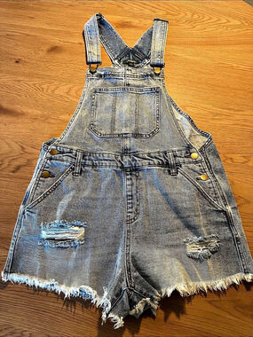 Wild fable Women'Small Distressed Denim Short Overalls Size Small
